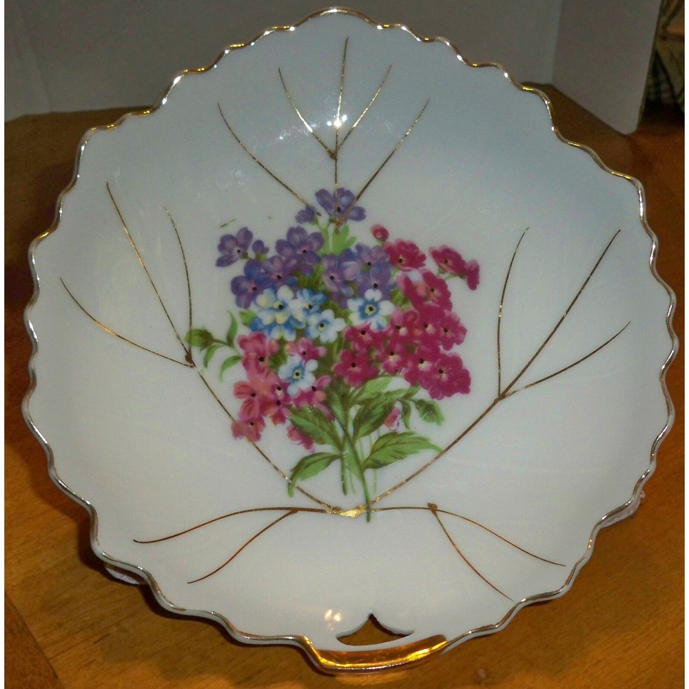 Vintage Leaf Shaped Collector/Candy Plate/Dish Japan Floral Gold Trim‎